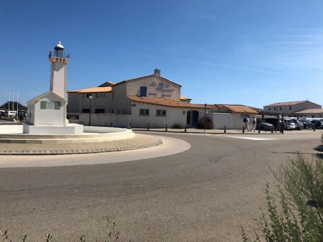 Hotel Le Bleu Marine Сен Мари де ла Мер Екстериор снимка